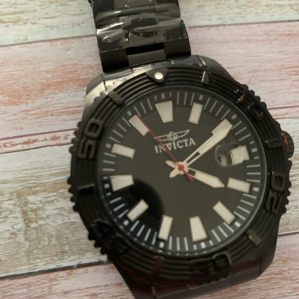 Invicta watch model 22411 pro diver new without tag